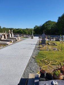 Aménagement des Allées de cimetière en béton drainant