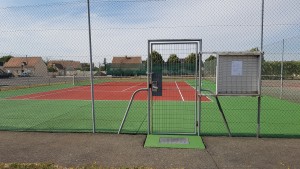 Court de tennis après la peinture