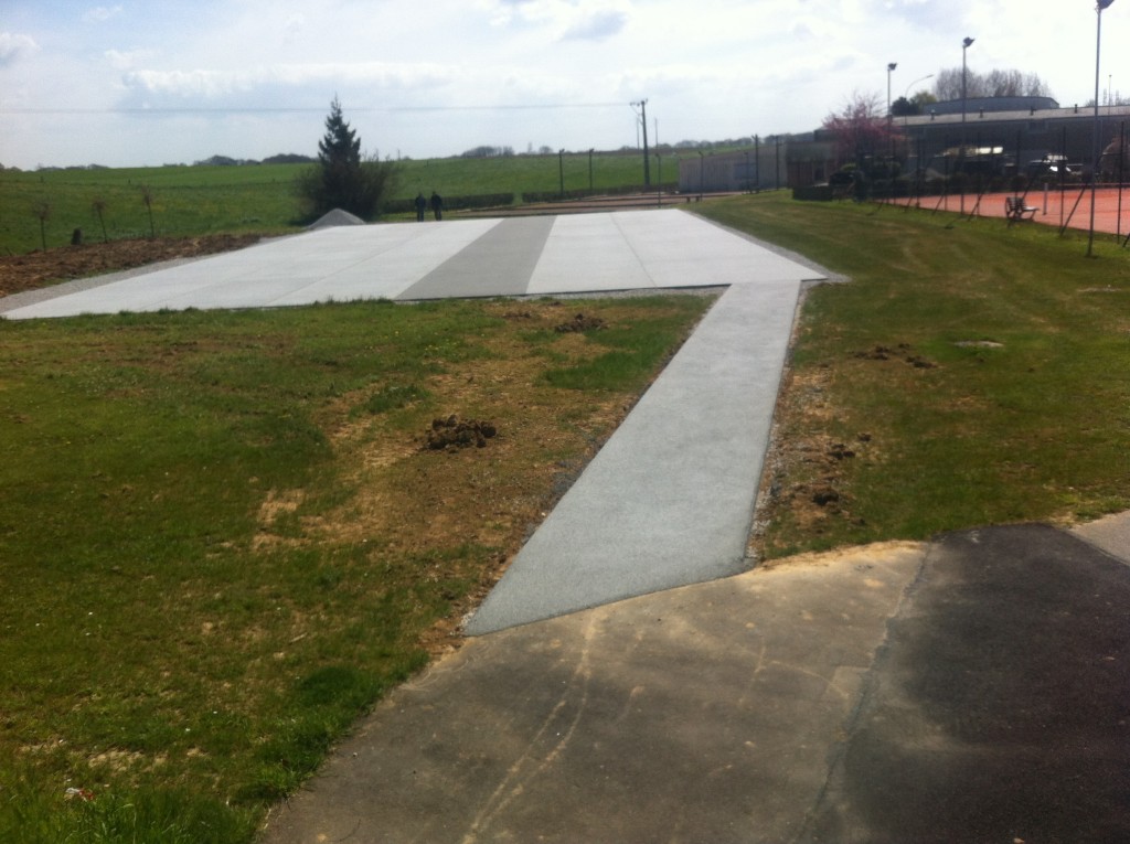 Plateforme de jeux +allée Plateforme de jeux +allée